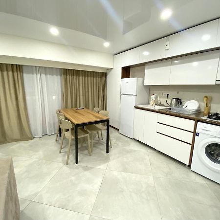 Gss - B Apartment Tbilisi Ngoại thất bức ảnh