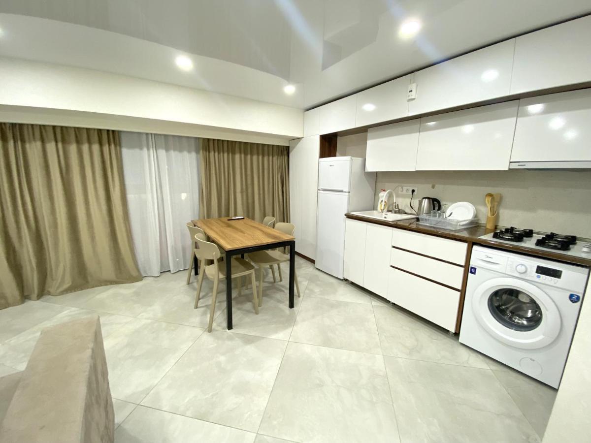 Gss - B Apartment Tbilisi Ngoại thất bức ảnh